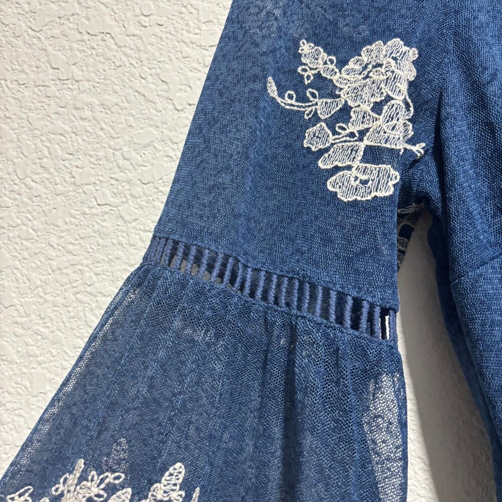 John‎ Mark Fleur In Bloom Blouse Top Small Blue White Embroidery Bell Sleeve - Picture 5 of 9